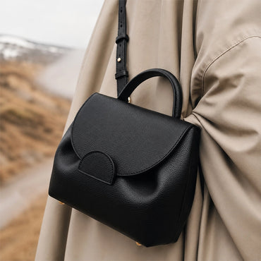 Rounded Flap Top Handle